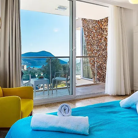 Elia * Kalkan